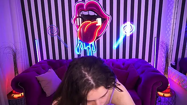 Chat +18 de LittleJulii ao vivo