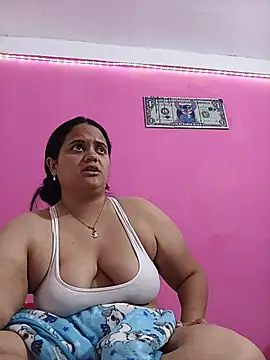 brunnette_hot élő XXX-chatje
