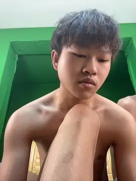 -OvO- – Naživo XXX chat