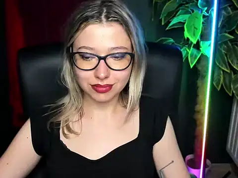 loveHeidi's Live XXX Chat