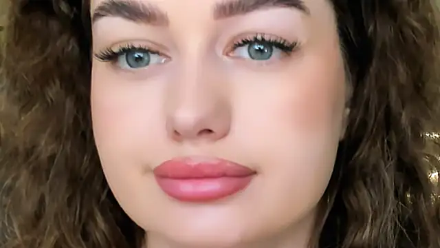 MiracleCurly's Live XXX Chat