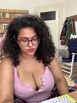 CurvydesifromgermanyのライブXXXチャット