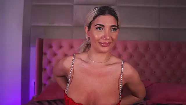 SnowyElsaa élő XXX-chatje