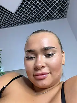 Chat +18 de MonicaWestt ao vivo