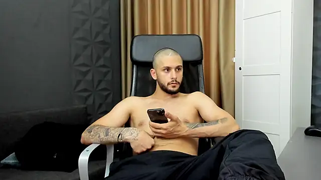 TroyWadee Live XXX-Chat