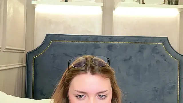 Ariadna_Holder Chat XXX live