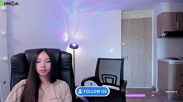 Mikeyvioleta_'s Live XXX Chat