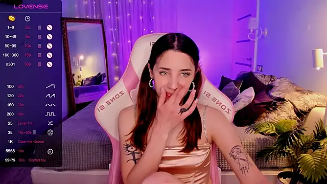 Chatroom XXX en direct de CharliGrace_