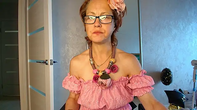 LioraWeiss' Live XXX Chat