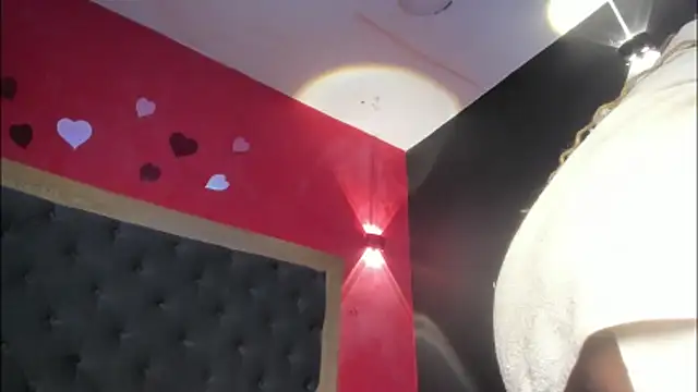 YayaHilton Live XXX-Chat