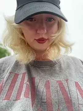 Онлайн чат XXX RonnieKiss
