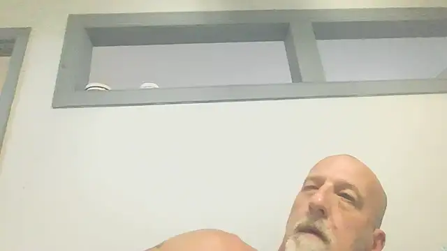 Yankeedave420 élő XXX-chatje