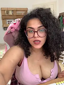 Curvydesifromgermany's Live XXX Chat