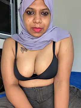 Czat XXX na żywo – Malika_Secrets