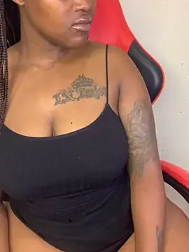 Chat +18 de ThickPearlx23 ao vivo