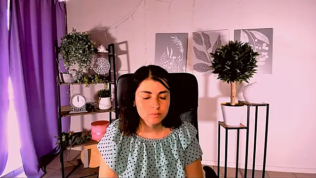 MartaEdams Adlı Modelin Canlı XXX Sohbeti