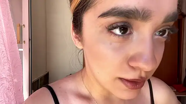TwotyRise's Live XXX Chat