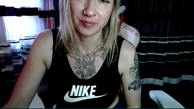 cold_lollipop's Live XXX Chat