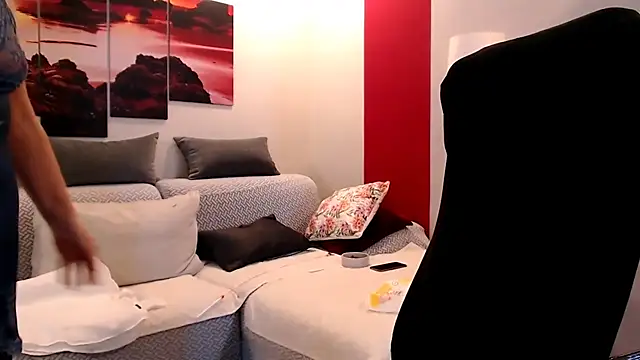 love-bionda Adlı Modelin Canlı XXX Sohbeti