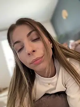Chat XXX en directo de Mia_Ethan