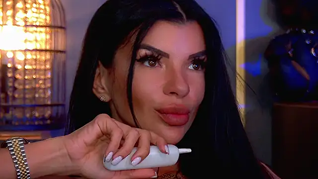 EleniaDevons' Live XXX Chat