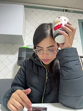 Chat +18 de Susan_Voltaire ao vivo