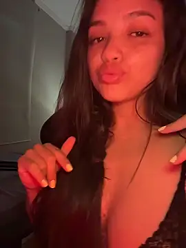 MisFrekcles_ live XXX chat