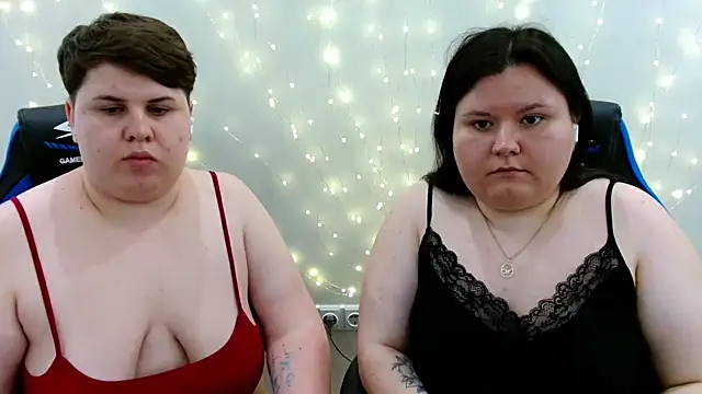 BeckyAndHellen: онлайн-секс-чат