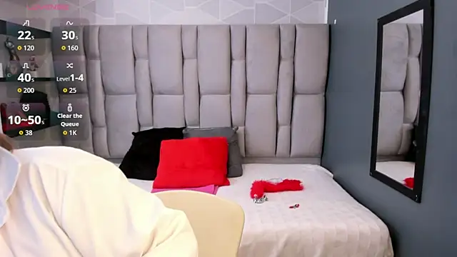 Charlot_milf XXX чат на живо