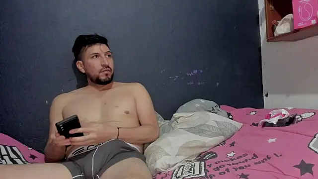 violetafantasy élő XXX-chatje