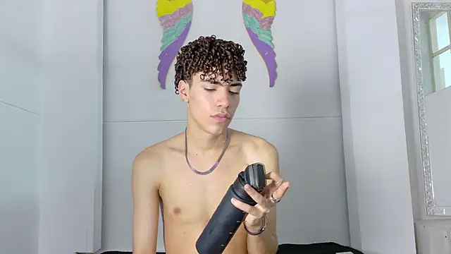 צ'אט XXX בשידור חי של Monyel_Blake