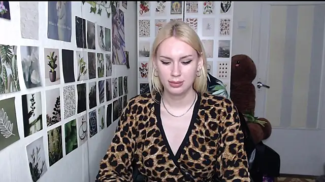 CapriScorpion live XXX chat