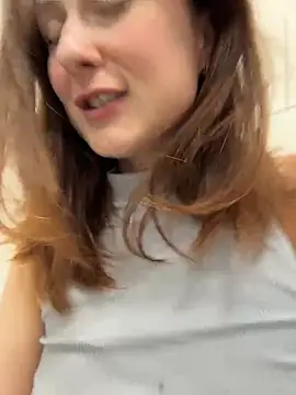 Dina_TeaseのライブXXXチャット