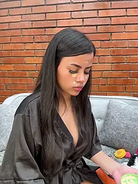 Susan_Voltaire Adlı Modelin Canlı XXX Sohbeti