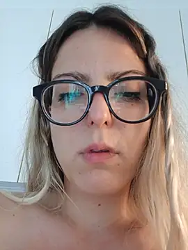 Chat XXX en directo de dolcehelena993