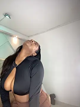 Chat +18 de amara_queen_ ao vivo