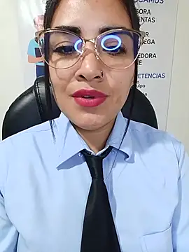 Chatroom XXX en direct de MAYE__13