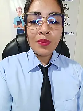 Chat XXX en directo de MAYE__13