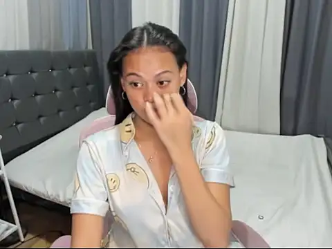 Chat XXX Live XTsUncutMargauxX