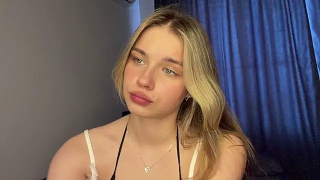 Chat XXX en directo de EarthaStinett