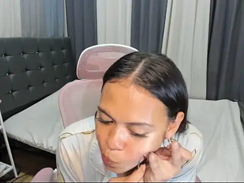 XTsUncutMargauxX Obrolan Langsung XXX