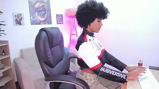 NaomiSaenz_'s Live XXX Chat