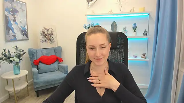 CaseyTerini's Live XXX Chat