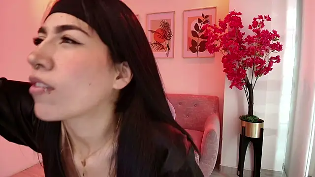 Rainy_doll – Naživo XXX chat