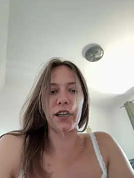 Chat XXX en directo de JulieLittleLove