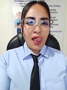 Chatroom XXX en direct de MAYE__13