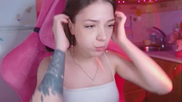 Chat +18 de PamBeesly ao vivo