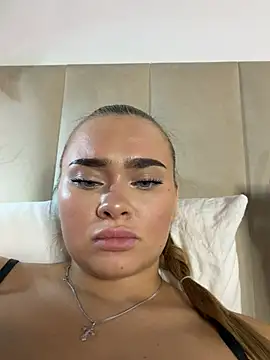 XXX chat uživo modela MonicaWestt