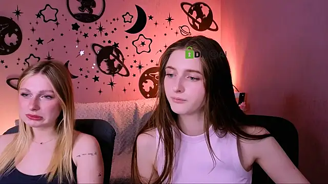 צ'אט XXX בשידור חי של nekky_mouse