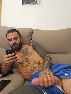 Chat XXX en directo de charlye_inkkkk